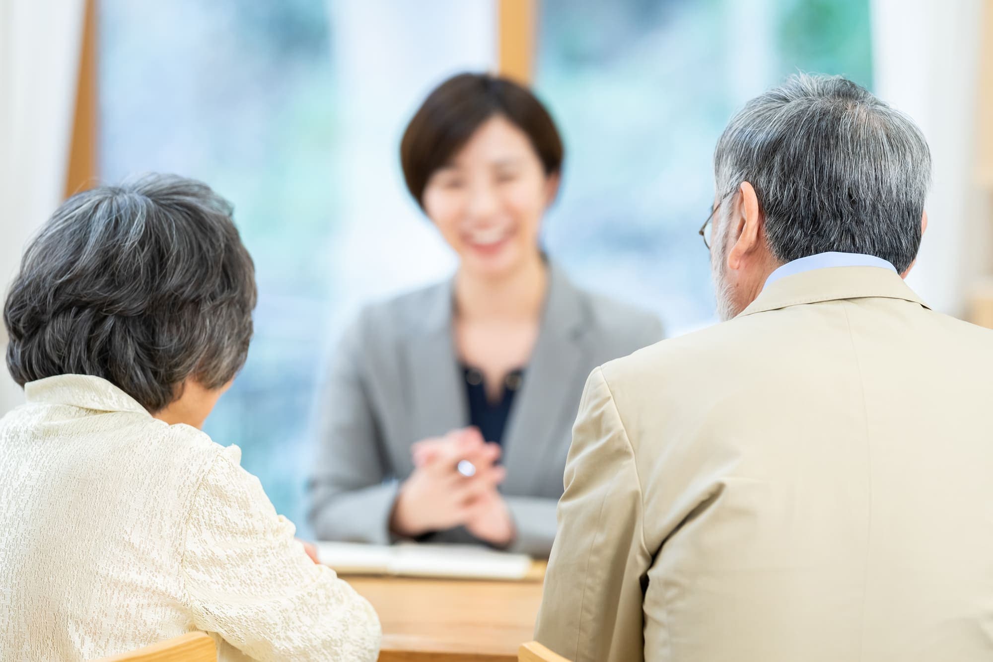 住宅取得等資金は贈与税が非課税になる？ 特例制度の要件や必要書類、注意点を解説